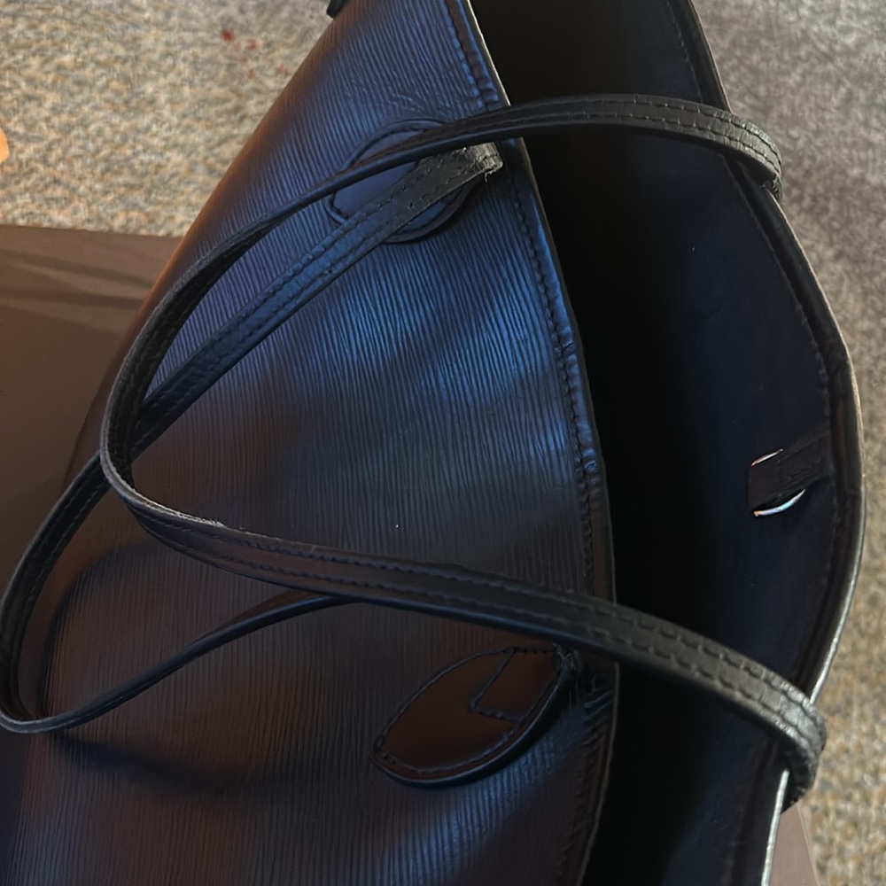 Louis Vuitton Black Leather Tote Bag - Picture 6 of 7